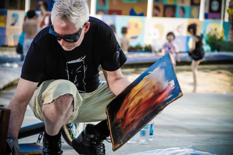 DaBat crouches by AB